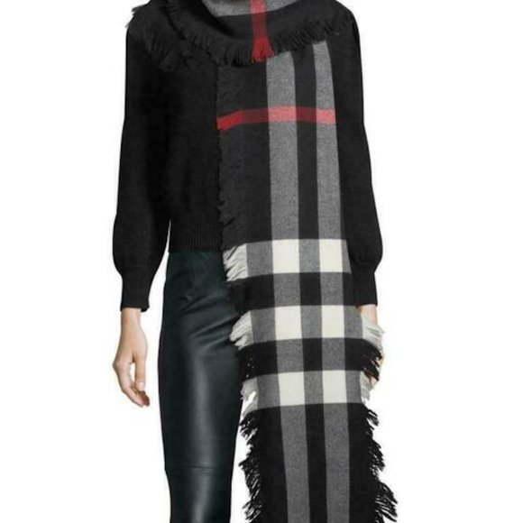 NWT BURBERRY HALF MEGA FASHION CHECK WOOL FRINGE SCARF - Picture 2 of 11